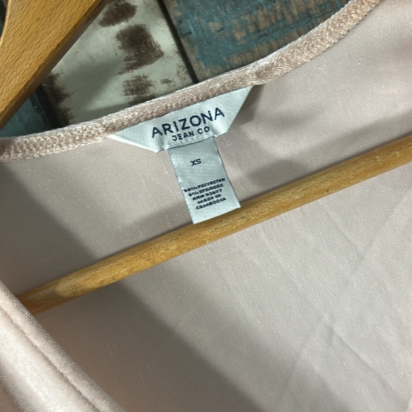 Arizona XS pink velour slimming top - Picture 5 of 10